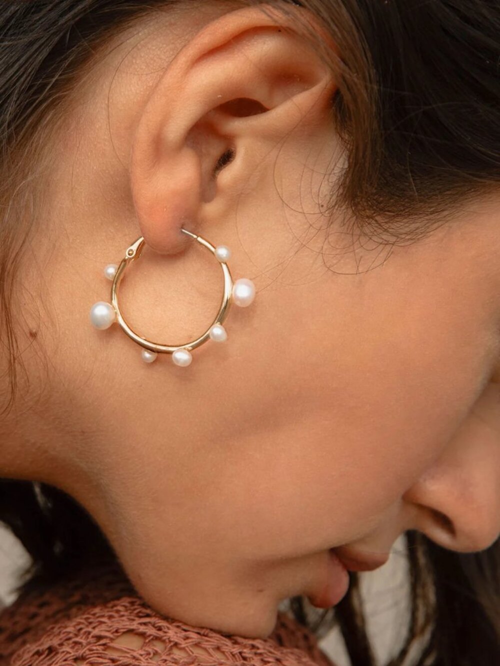 Mignonne Gavigan Mini Isla Pearl Hoop Earrings